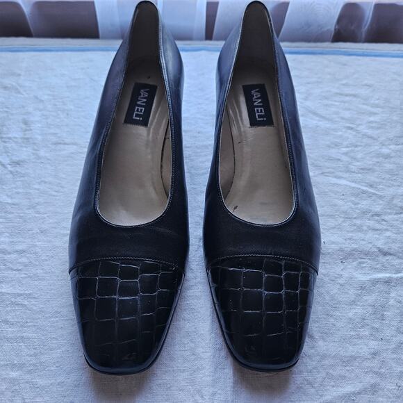 Van Eli Black Cap Toe Low Block Heel Shoes, SZ 12M - Picture 1 of 11